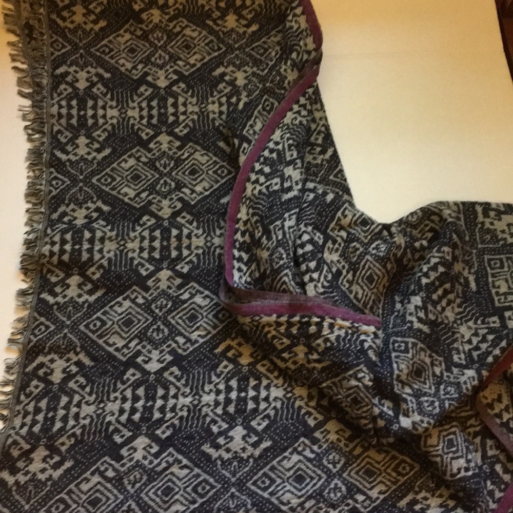 Lucky Brand blanket scarf A1
